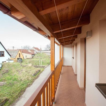 Sklípek Vinařství Paul Hotel Velké Bílovice Exterior foto